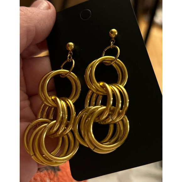 Avon 1970s Gold Ring Earrings - Picture 2 of 11